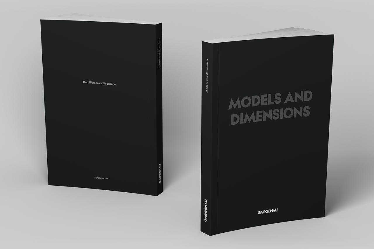 Zwei nebeneinander hochkant stehende, mehrseitige Kataloge für die Marke Gaggenau des Kunden BSH Haushaltsgeräte. Das Cover der Kataloge ist schwarz mit einer prominenten Headline die mit einem Glanz-Lack aufgedruckt wurde um einen hochwertigen Druckeffekt zu erzeugen.